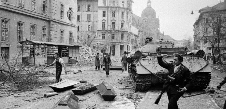 Συνέντευξη για την Ουγγαρία του 1956: Εργατικά συμβούλια, σοβιετική καταστολή & πολιτική κληρονομιά της επανάστασης (András Göllner)
